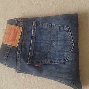 NWT Levi's 505 Regular Fit Men's Jeans 005052765. 32x32